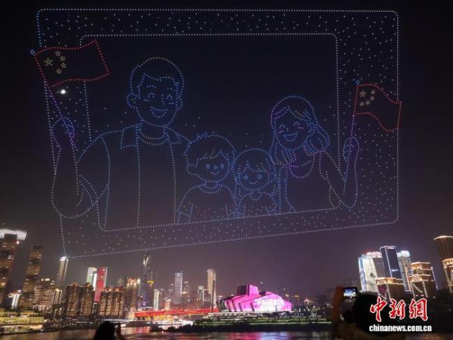 国庆旅游 无人机与烟花秀最配了