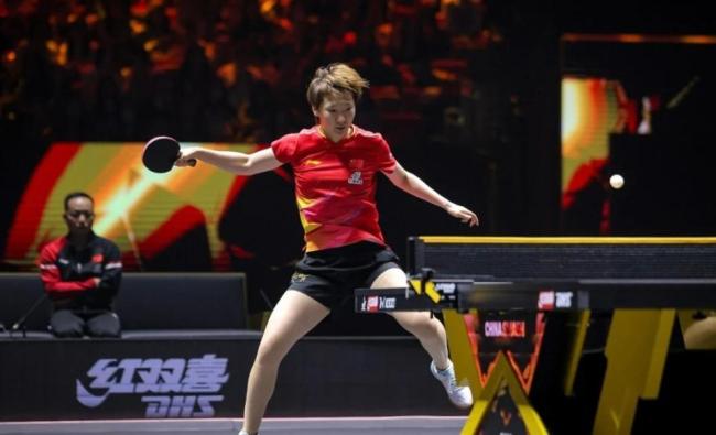 王曼昱7连胜张本美和