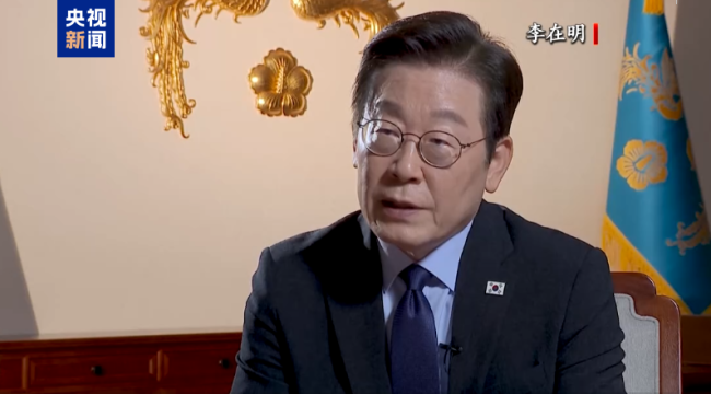 韩总统:将尽全力改善朝韩关系