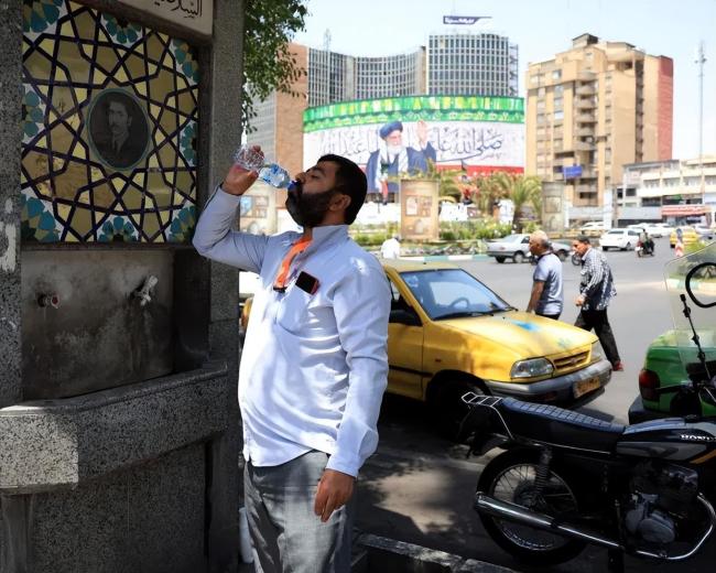 伊朗总统称伊朗别无选择必须迁都 缺水危机加剧