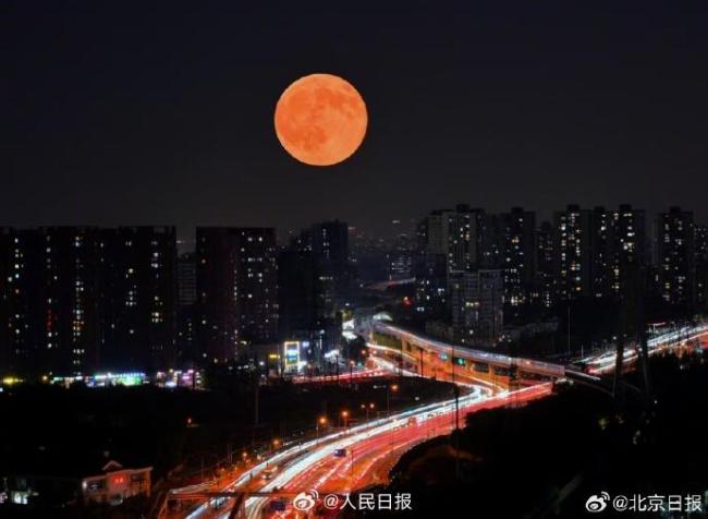 十六的月亮圆了 超级月亮如约而至