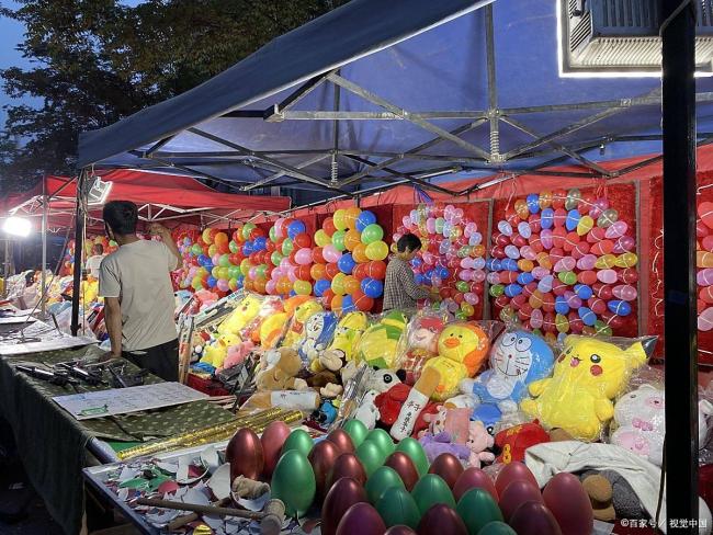 夜市套圈30元1500个圈 火爆出圈的经营智慧