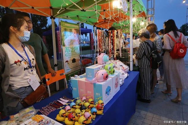 夜市套圈30元1500个圈 火爆出圈的经营智慧