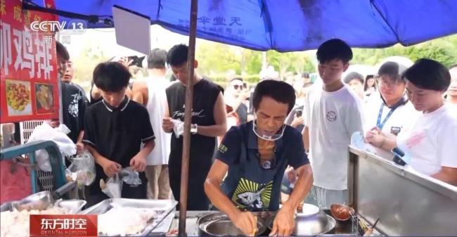 鸡排哥上央视又爆金句 以微薄小利换长久口碑