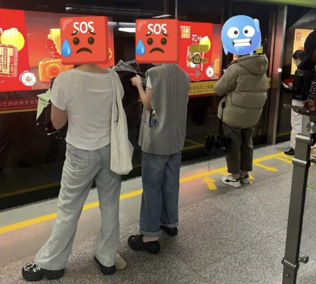 又到了羽绒服pk短袖的季节
