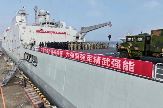 南部战区:700多名官兵 听令出征 中马联合演习启幕