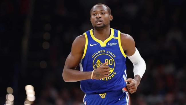 勇士战胜开拓者 杨瀚森迎来NBA首秀