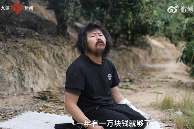 胡雷捐救灾物资被收高速费 善举遇收费争议