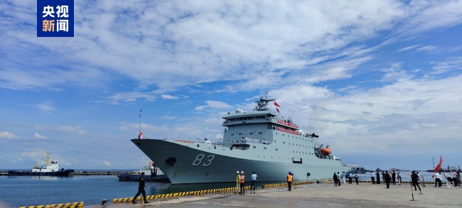 海軍83艦編隊抵達柬埔寨進行友好訪問