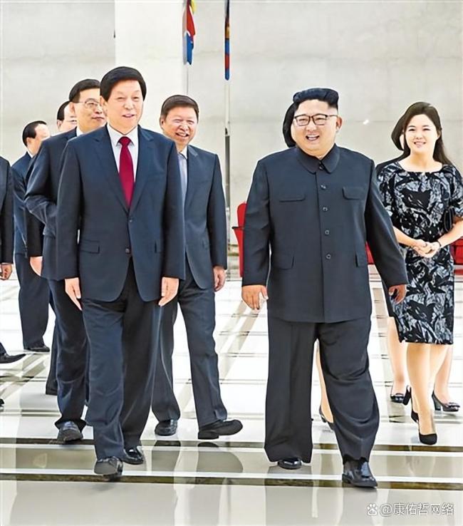 金正恩深夜阅兵震全球！火星-20导弹首秀引美韩恐慌