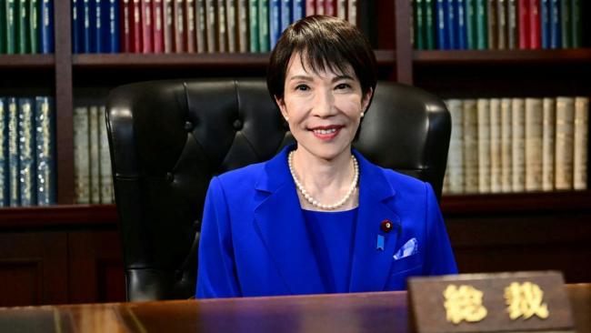 当不成日本首相了？64岁高市早苗开局不顺，无奈对中国后退一步