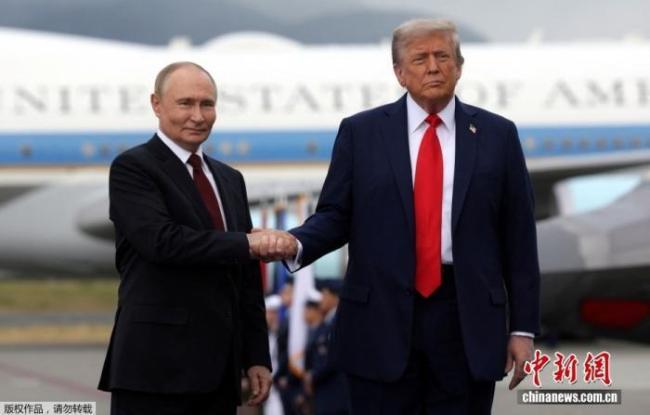 特朗普发文感谢普京 回应普京对其努力的认可
