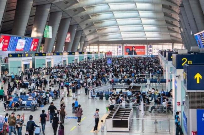 全国铁路今起实行新列车运行图 优化客货运输结构