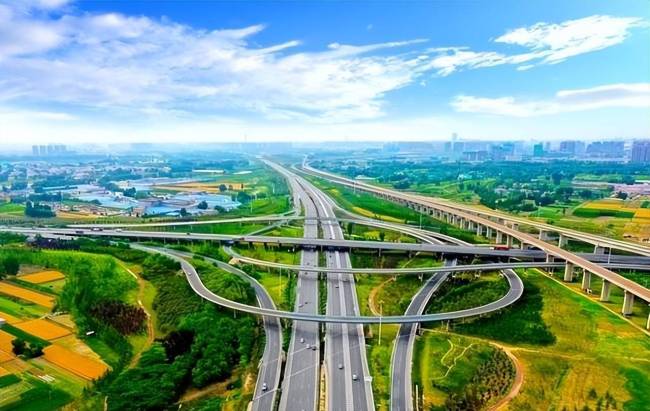 学者：万斯搞错了美国衰落的根本原因 全球化反思