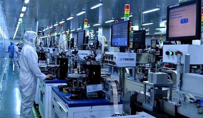 学者:万斯搞错了美国衰落的根本原因 全球化反思