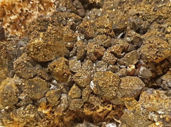 专家：超硬材料成中美博弈新战场 资源杠杆打破科技霸权