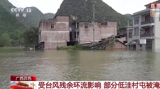 广西一村涨水最高至15米