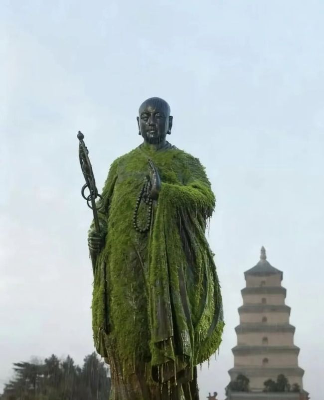 玄奘法师铜像长满青苔?不实