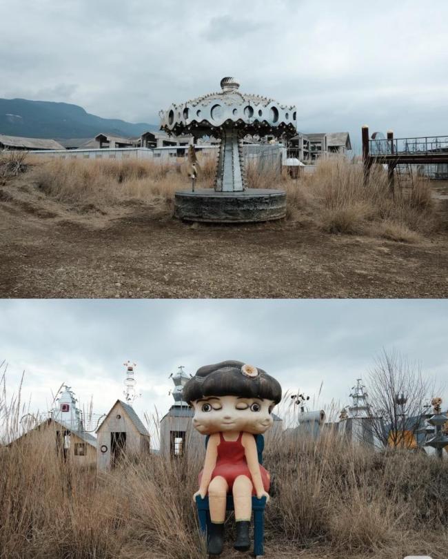 丽江一景区“人体蜈蚣