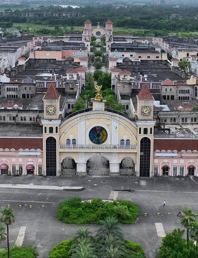 商户清场、人去楼空!耗资138亿,又一巨无霸项目沦为“空城” 错位的商业梦