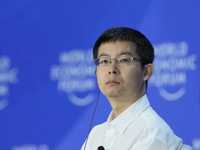 宇树机器人惊鸿起舞 炫技出圈再进化