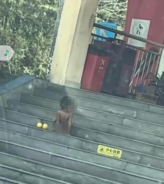 警方核实野人小孩监护人俱在 家庭条件良好无虐待