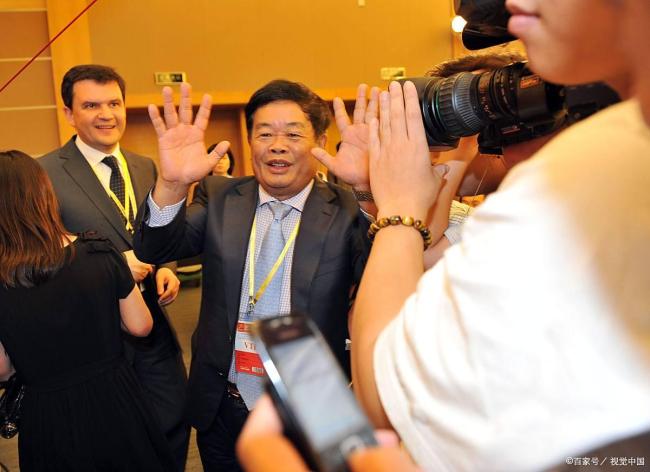 曹德旺交棒长子 曹晖能力业绩如何 新任董事长的挑战与机遇