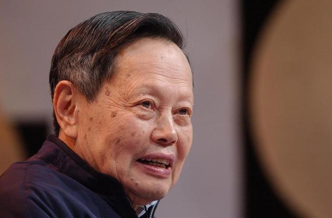 施郁忆杨振宁：他是“保守的革命者”物理学巨擘陨落