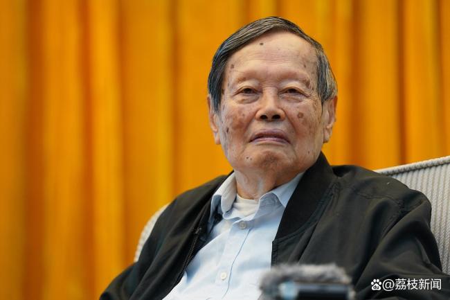 天上有颗杨振宁星 物理巨擘陨落