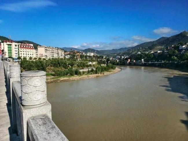 跳河新郎親屬放棄追究新娘方責任 雙方曾就責任歸屬爭執(zhí)不休