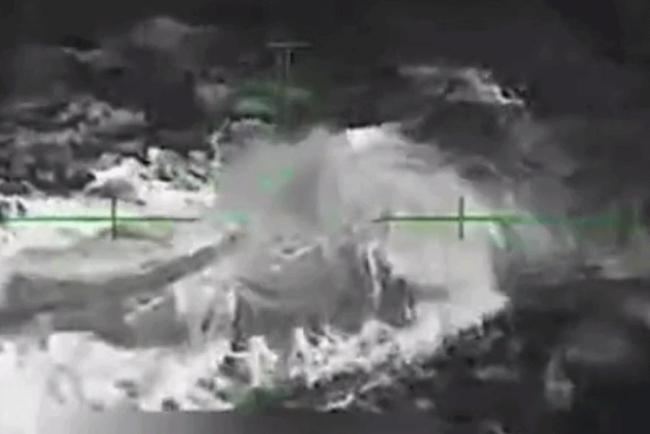 美军摧毁一艘“载有毒品”的大型潜艇 特朗普公