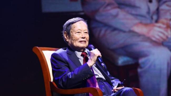 施一公发文怀念杨振宁