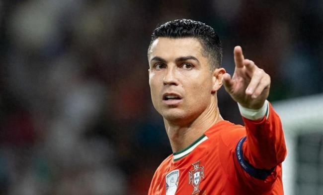 C罗晒新发型 寸头引发热议