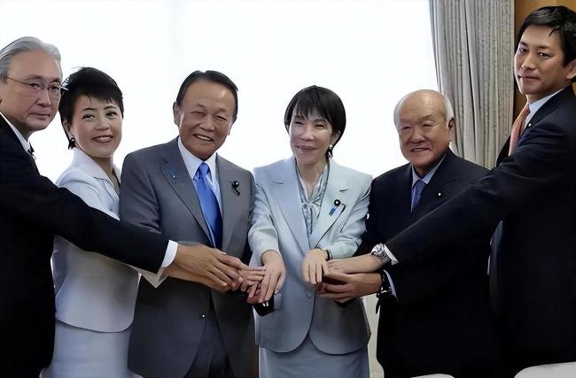高市早苗被下最后通牒!首相宝座争夺战再生变!局势突然大反转!