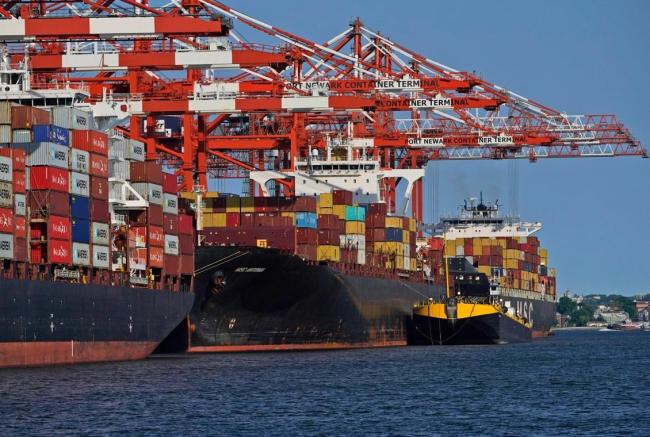 特朗普口风180度转变为哪般 现实压力下的妥协