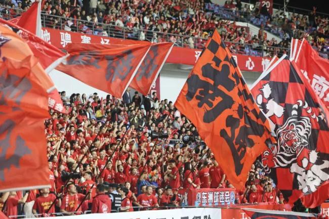 记者:我们热爱的是那支拼搏的南通队 点球大战显坚韧