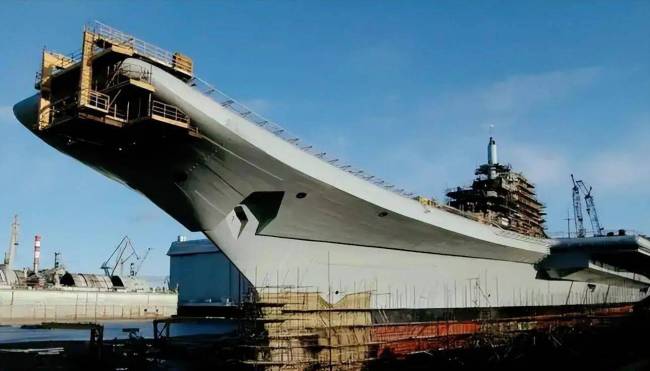 莫迪赞印航母名字震慑巴基斯坦 展示海上雄心