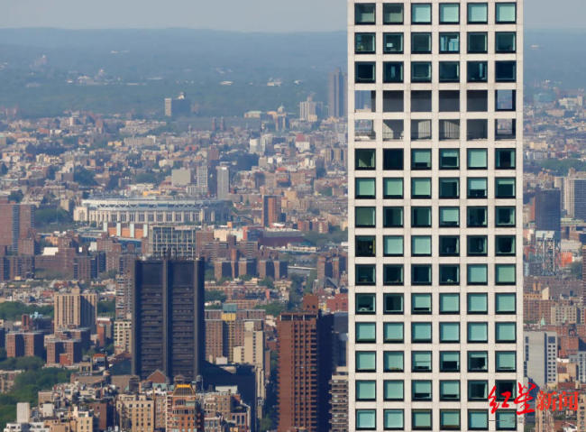 纽约426米高摩天大楼外墙布满裂痕 引发多起法律诉讼