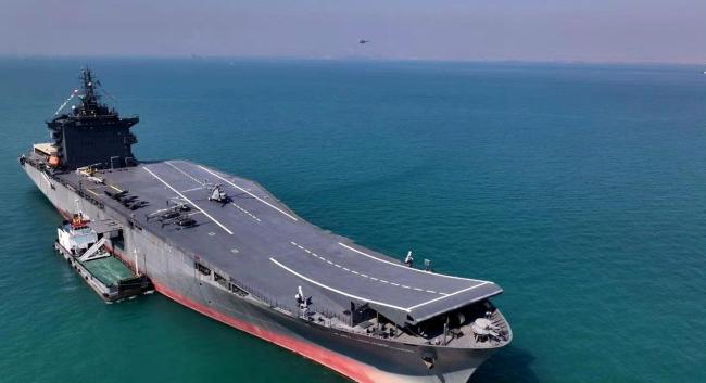 新加坡首艘无人机母舰下水 海军实力新飞跃