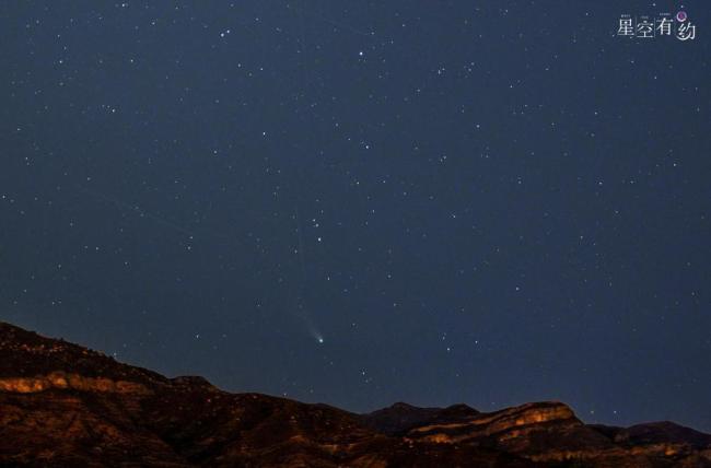 千年一遇的彗星来了 全球天文爱好者共赏奇观