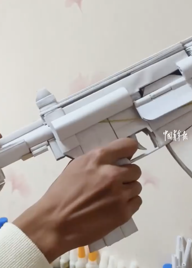 高中生用A4纸手搓多款步枪纸模