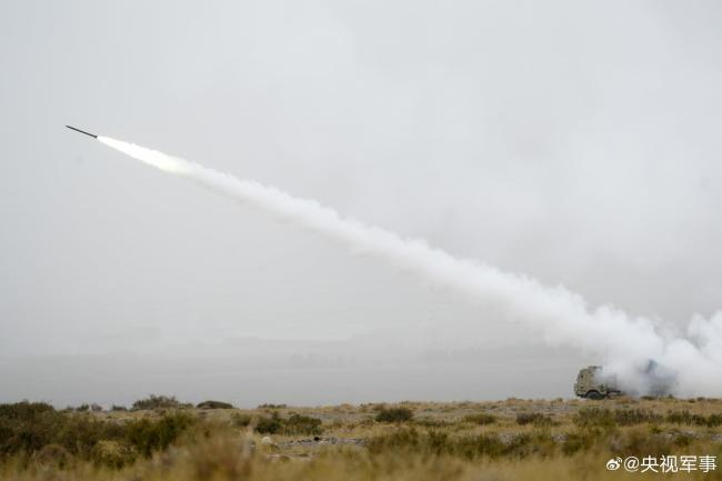 火力全開(kāi)！來(lái)看這場(chǎng)多火器實(shí)彈射擊考核