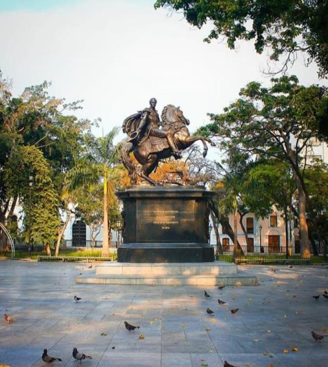 花舞影：特朗普侵犯委内瑞拉的底层逻辑是什么？ 种族主义与反共魔怔驱动