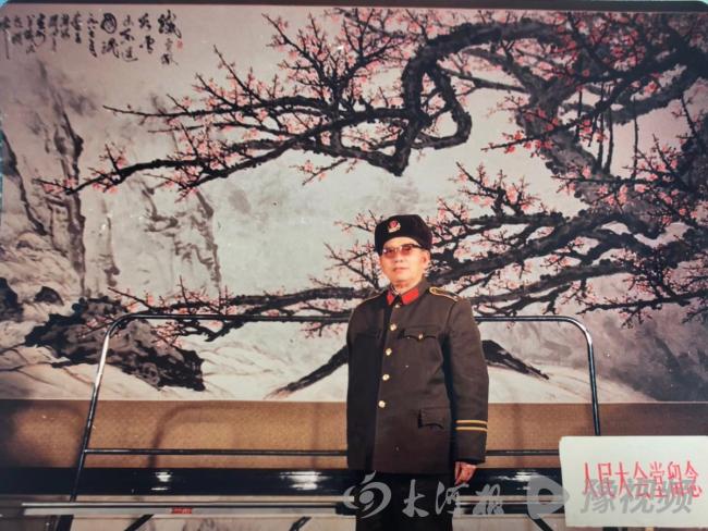 95后女孩打开姥爷的战场日记看哭了 文字拉近时空距离