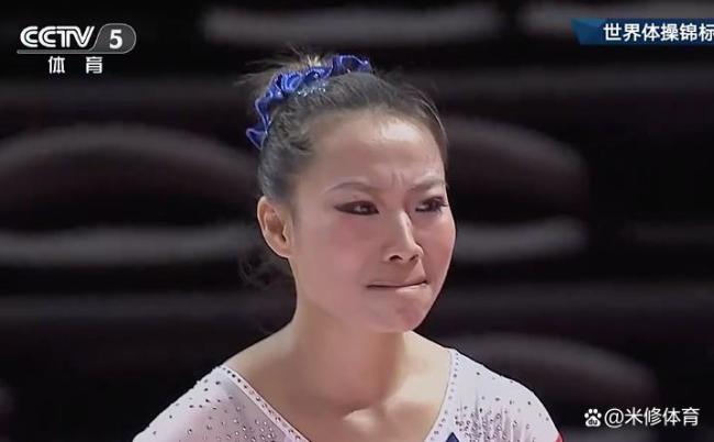 中国老将失误摔倒!第一跳0分情绪崩溃,教练及时帮她退赛 梦想首秀遗憾收场