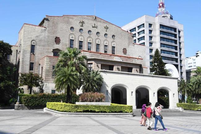 台中市议员高唱台湾光复歌