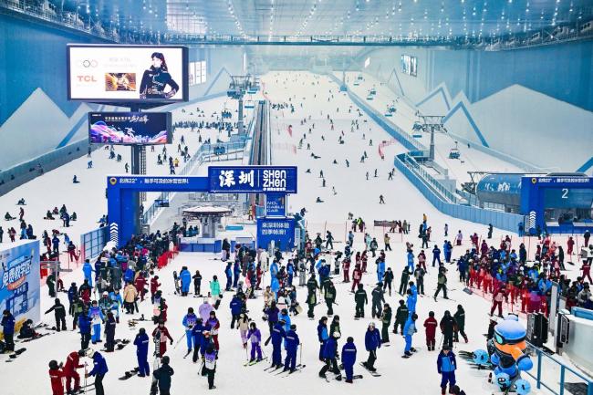 九游体育：南方滑雪场10天吸引30万人次港澳游客纷至沓来(图1)
