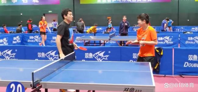 邱贻可从成都飞到石家庄陪练孙颖莎 全力备战全运会