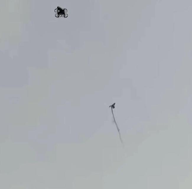 演出前警用无人机抓了黑飞无人机 空中执法现场