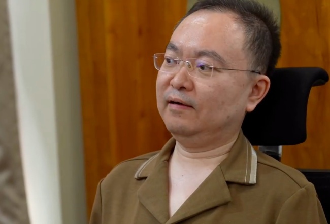 蔡磊丧失语言行动能力仍工作到深夜：不会面对绝症屈辱等死